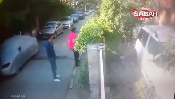 İstanbul'da güvenlik kamerasına yakalandıklarını anlayan hırsızlar 