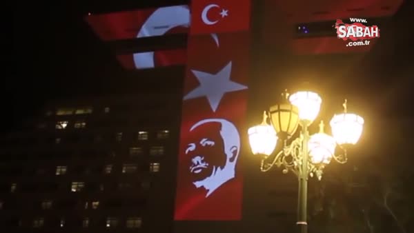 Katar'daki Sheraton Oteli Türk bayrağıyla aydınlatıldı